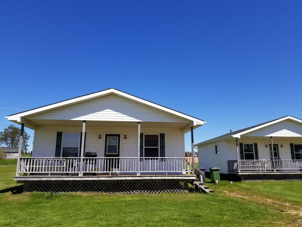 Merry Stanhope Chalets Hotel Exterior photo